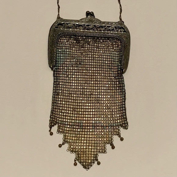 𝅺antique 1930s WHITING & DAVIS “ELSAH” mesh handbag. - Picture 3 of 13